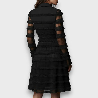 Vestido negro de encaje con volantes «Parisa»