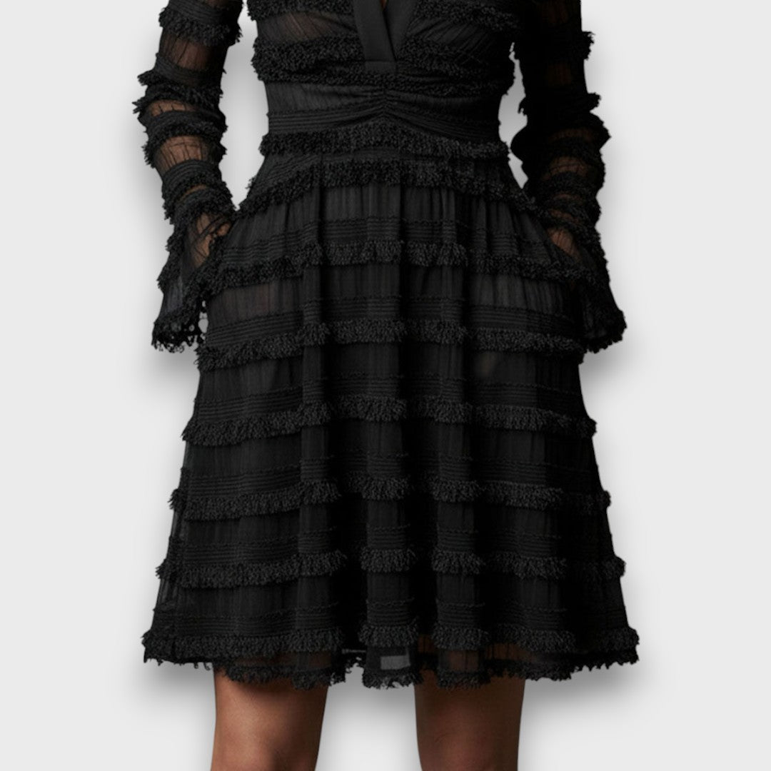 Vestido negro de encaje con volantes «Parisa»